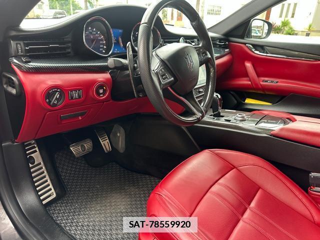 Maserati QUATTROPORTE 2018-07 7812480-5