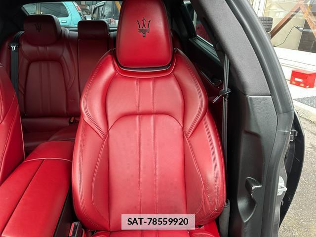 Maserati QUATTROPORTE 2018-07 7812480-6