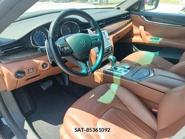 Maserati QUATTROPORTE 2015-09 7812499-3