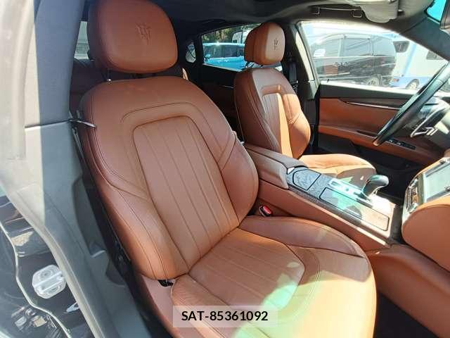 Maserati QUATTROPORTE 2015-09 7812499-4