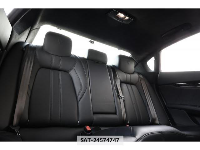 Maserati QUATTROPORTE 2021 7818673-12