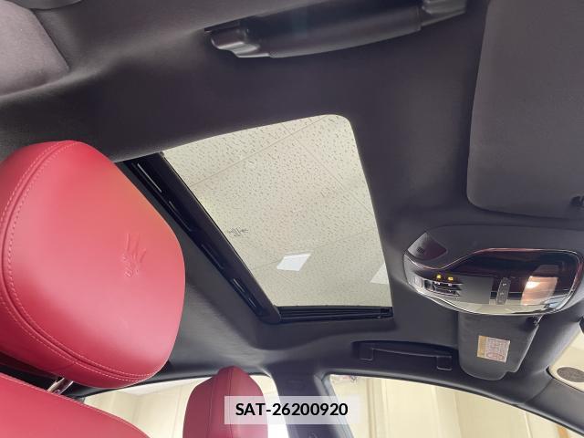 Maserati QUATTROPORTE 2021-12 7818829-15