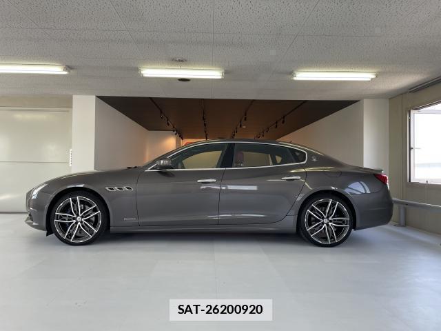 Maserati QUATTROPORTE 2021-12 7818829-3