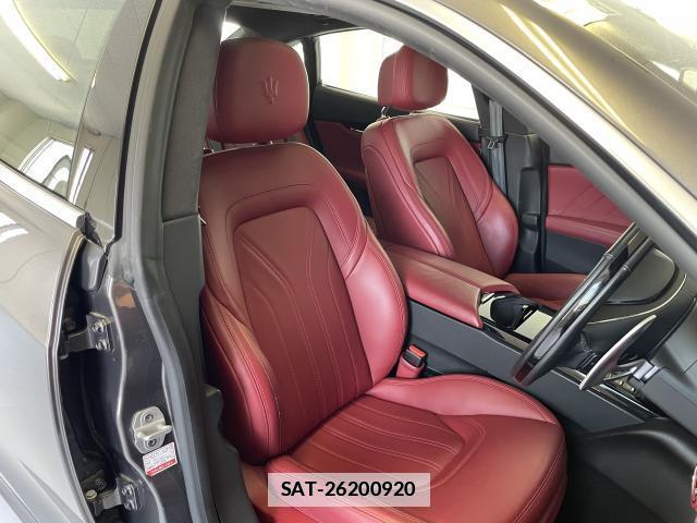 Maserati QUATTROPORTE 2021-12 7818829-8