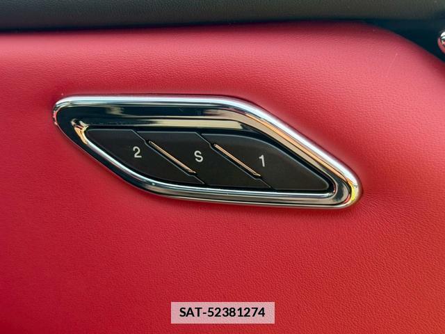 Maserati QUATTROPORTE 2017-09 7820231-17
