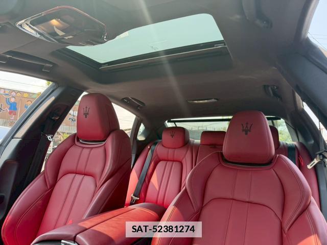 Maserati QUATTROPORTE 2017-09 7820231-7