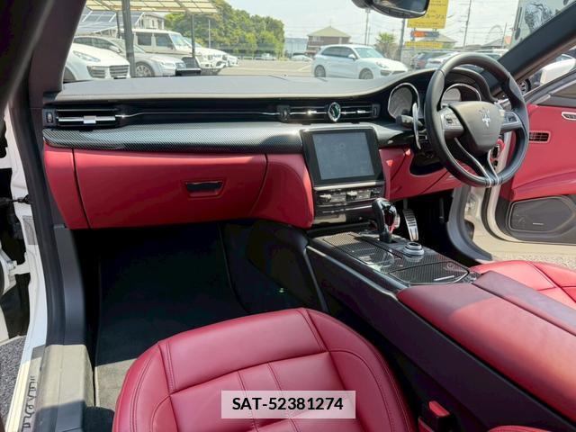Maserati QUATTROPORTE 2017-09 7820231-8