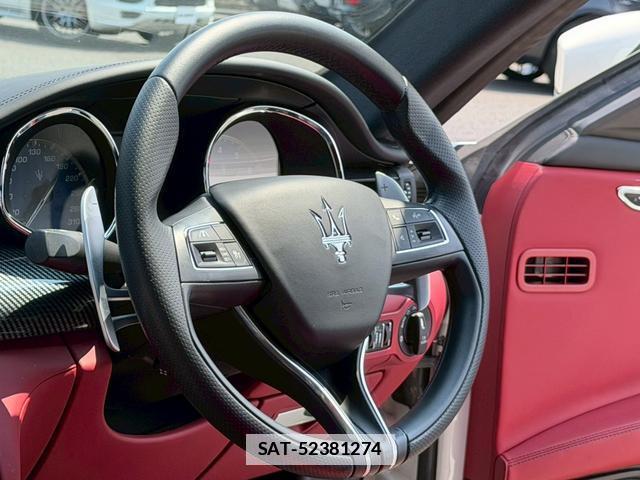 Maserati QUATTROPORTE 2017-09 7820231-9