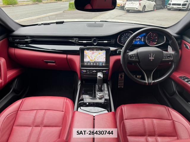 Maserati QUATTROPORTE 2019-12 7820402-2