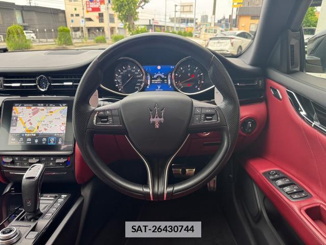 Maserati QUATTROPORTE 2019-12 7820402-3