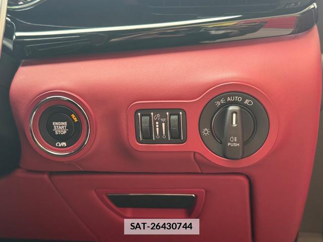 Maserati QUATTROPORTE 2019-12 7820402-6
