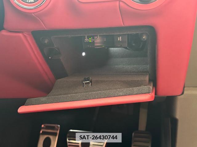 Maserati QUATTROPORTE 2019-12 7820402-7