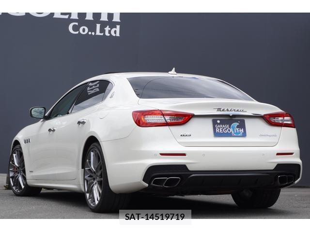 Maserati QUATTROPORTE 2018-03 7820579-10