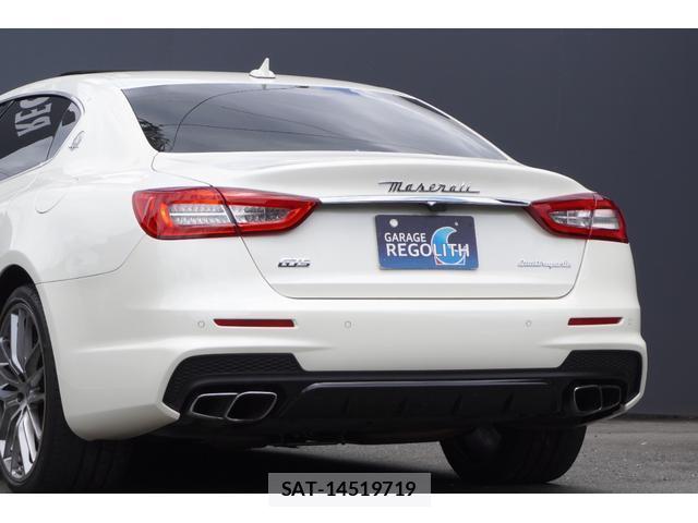 Maserati QUATTROPORTE 2018-03 7820579-11