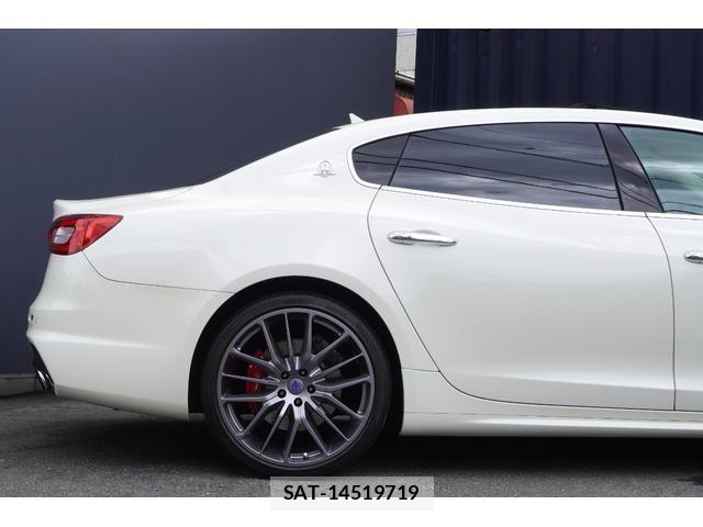 Maserati QUATTROPORTE 2018-03 7820579-18