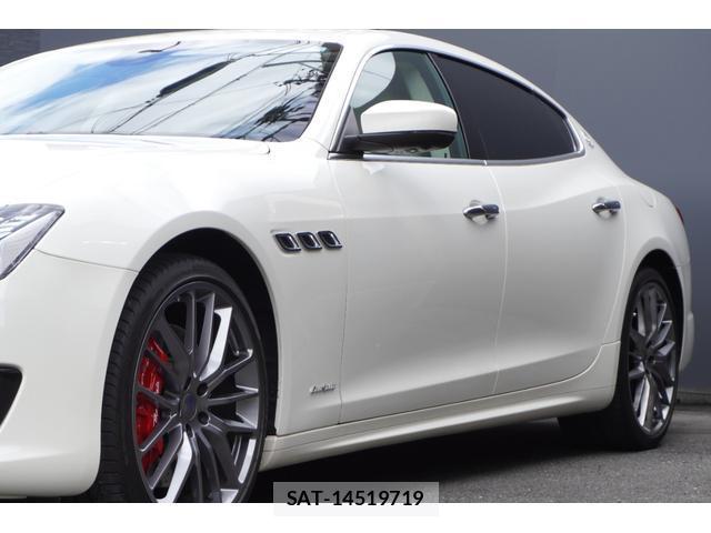 Maserati QUATTROPORTE 2018-03 7820579-3