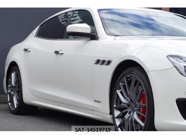 Maserati QUATTROPORTE 2018-03 7820579-6