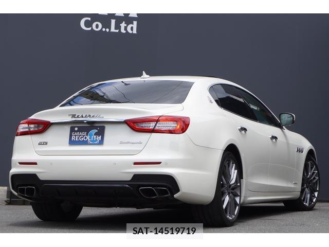 Maserati QUATTROPORTE 2018-03 7820579-7