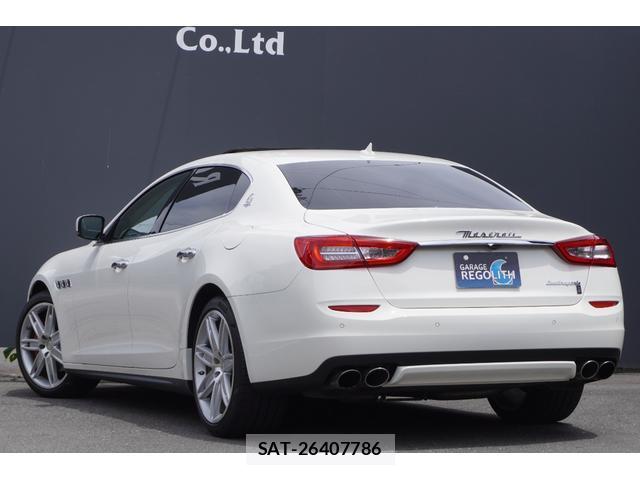 Maserati QUATTROPORTE 2017-07 7820601-10