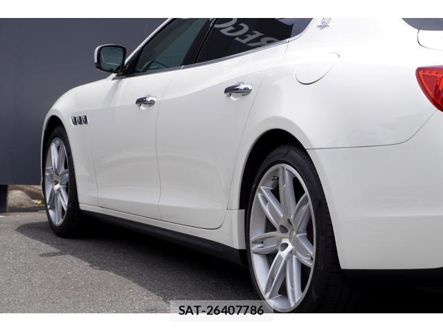 Maserati QUATTROPORTE 2017-07 7820601-12