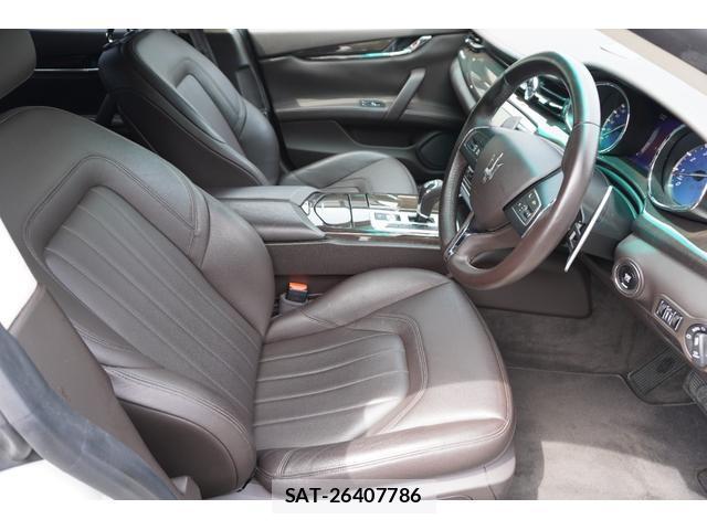 Maserati QUATTROPORTE 2017-07 7820601-18