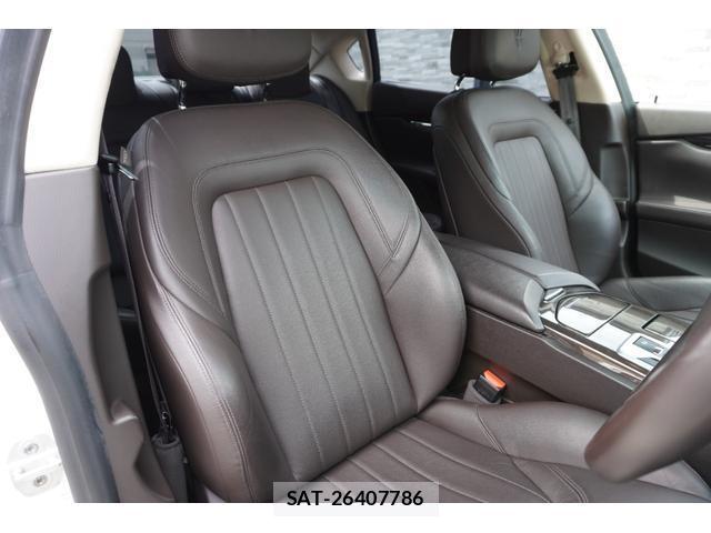 Maserati QUATTROPORTE 2017-07 7820601-19