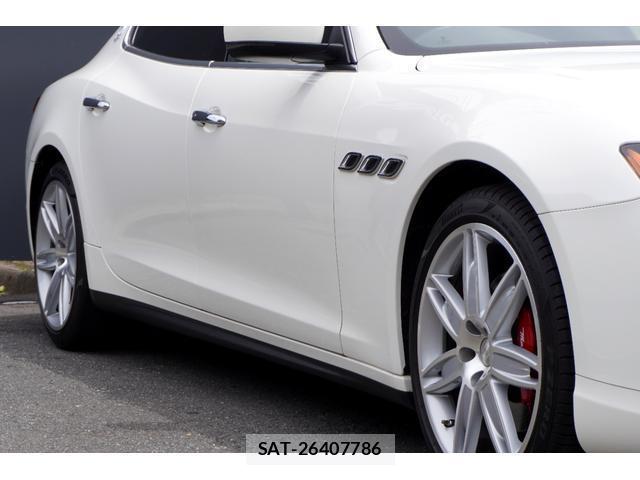 Maserati QUATTROPORTE 2017-07 7820601-6