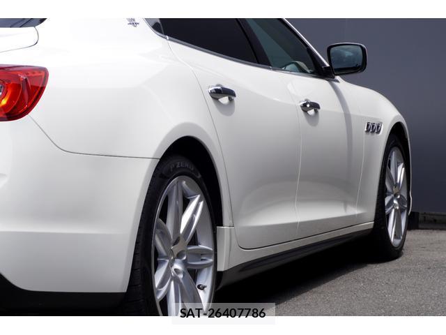 Maserati QUATTROPORTE 2017-07 7820601-9