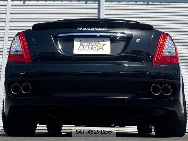 Maserati QUATTROPORTE 2010-04 7820848-12