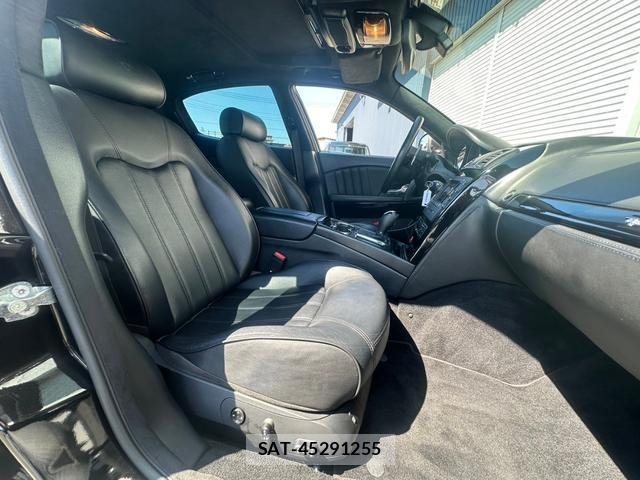 Maserati QUATTROPORTE 2010-04 7820848-13