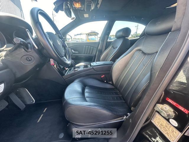 Maserati QUATTROPORTE 2010-04 7820848-3