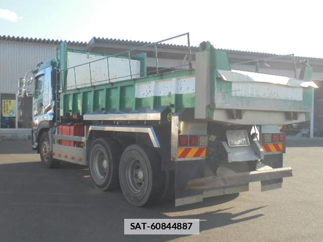 UD Trucks QUON 2011-09 7819509-4