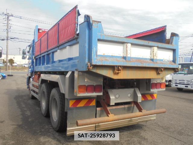 UD Trucks QUON 2015-06 7819510-4