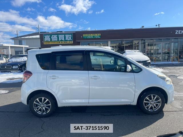 Toyota RACTIS 2011-02 7816984-5