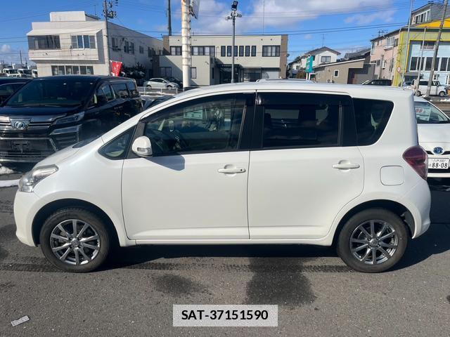 Toyota RACTIS 2011-02 7816984-6
