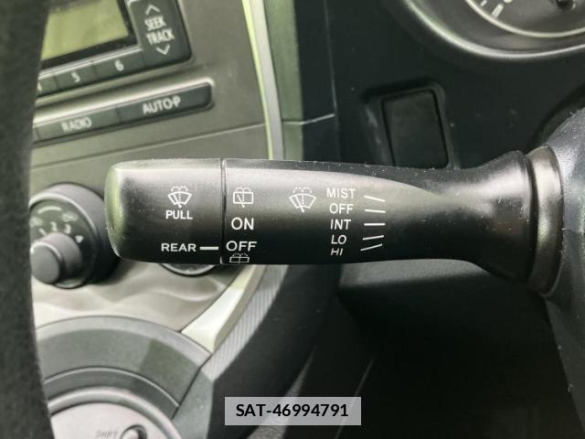 Toyota RACTIS 2011-03 7821769-11