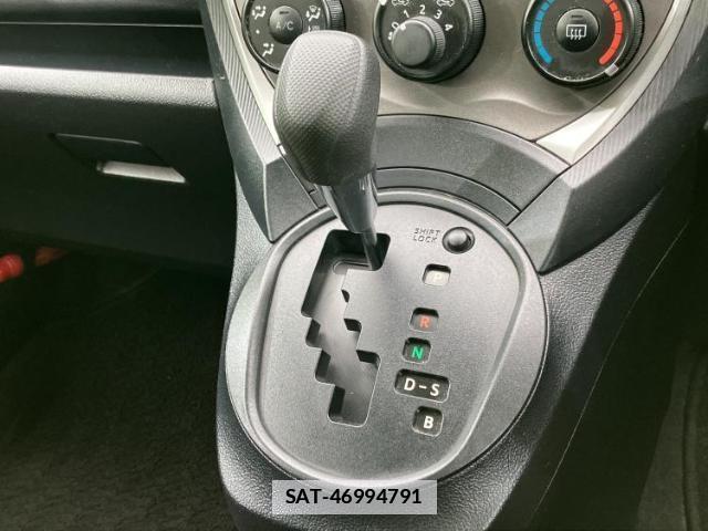Toyota RACTIS 2011-03 7821769-13
