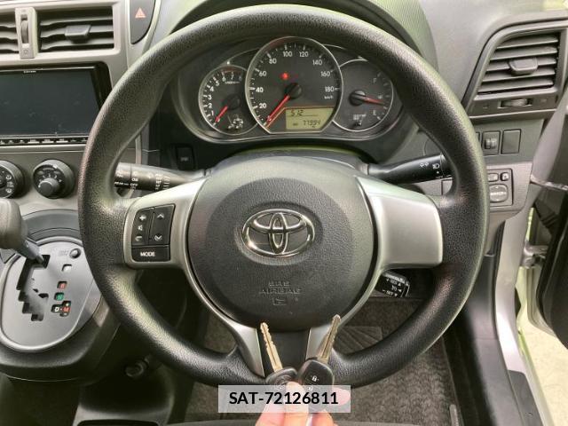 Toyota RACTIS 2011-09 7822096-13