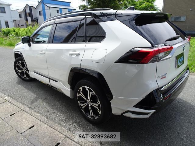 Toyota RAV4 PHV 2021-12 7812079-16