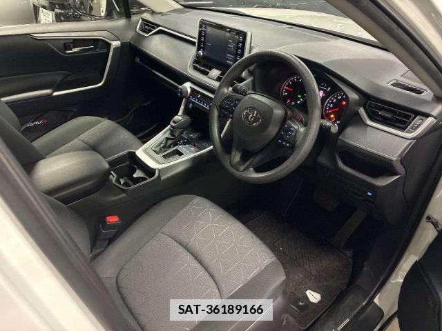 Toyota RAV4 2021-05 7816640-10