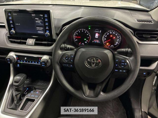 Toyota RAV4 2021-05 7816640-11