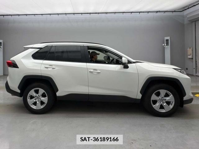Toyota RAV4 2021-05 7816640-5