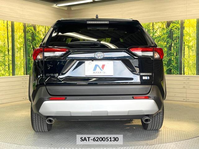 Toyota RAV4 2022-03 7820539-14