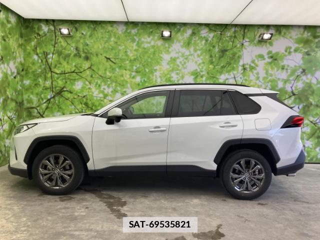 Toyota RAV4 2023-03 7822364-1