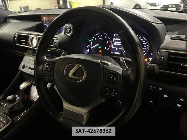 Lexus RC 2018-02 7814117-6