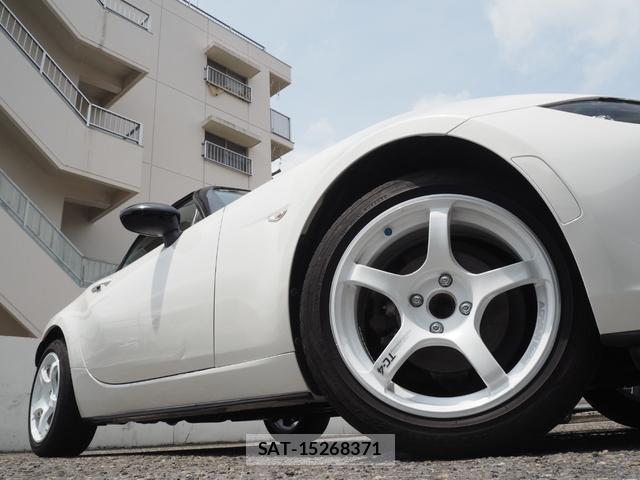 Mazda ROADSTER 2017-08 7812903-6