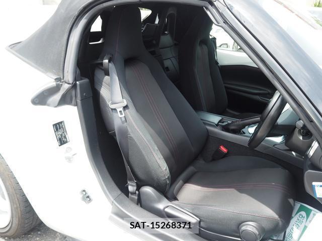Mazda ROADSTER 2017-08 7812903-7