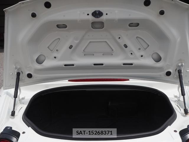 Mazda ROADSTER 2017-08 7812903-9