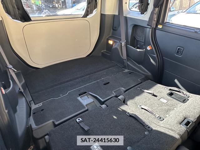Toyota ROOMY 2018-04 7819735-9