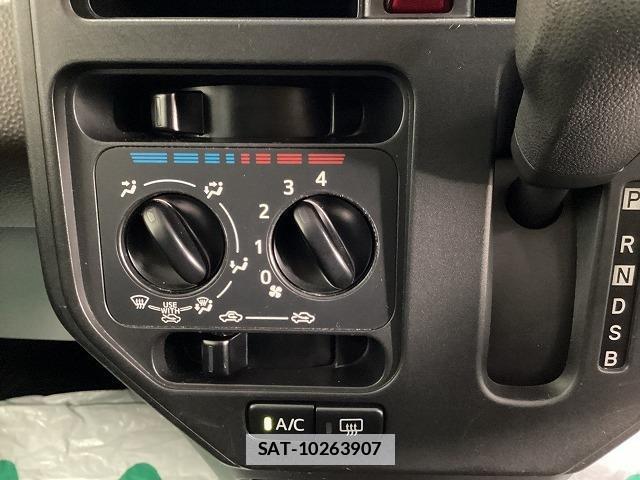 Toyota ROOMY 2018-02 7822665-9